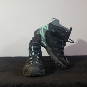 Black Adventurine Merrell Hiking Boots